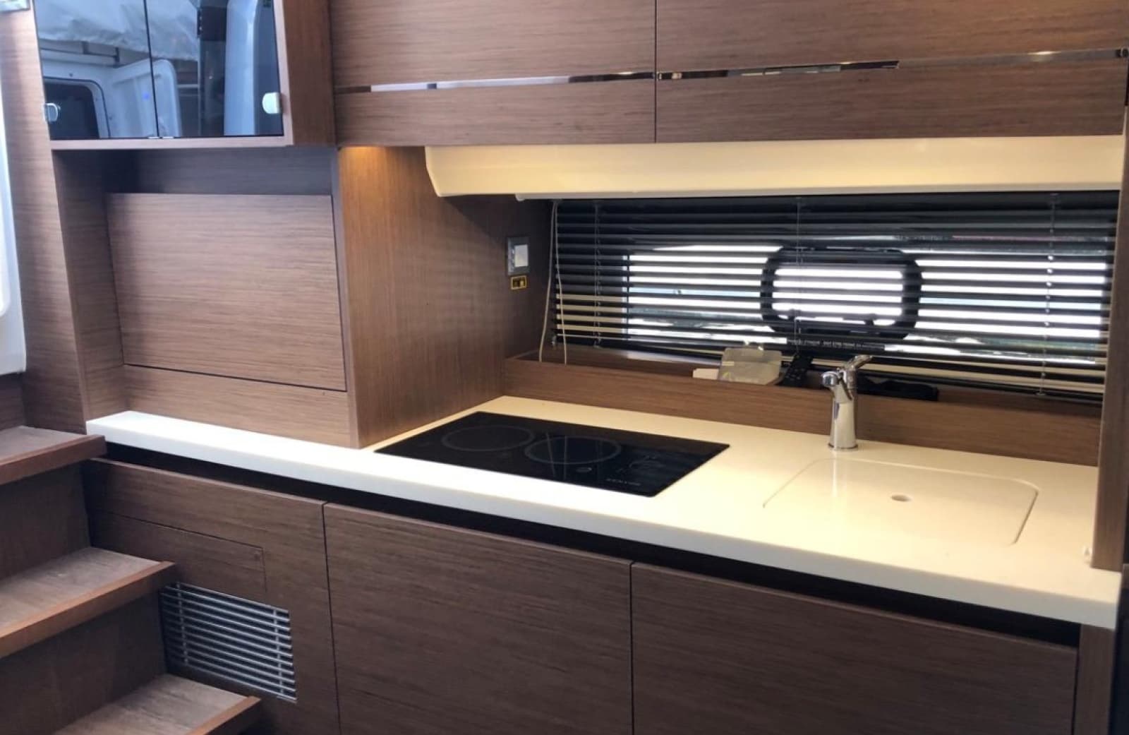 2025 Jeanneau Leader 12.5 WA - Photo 13