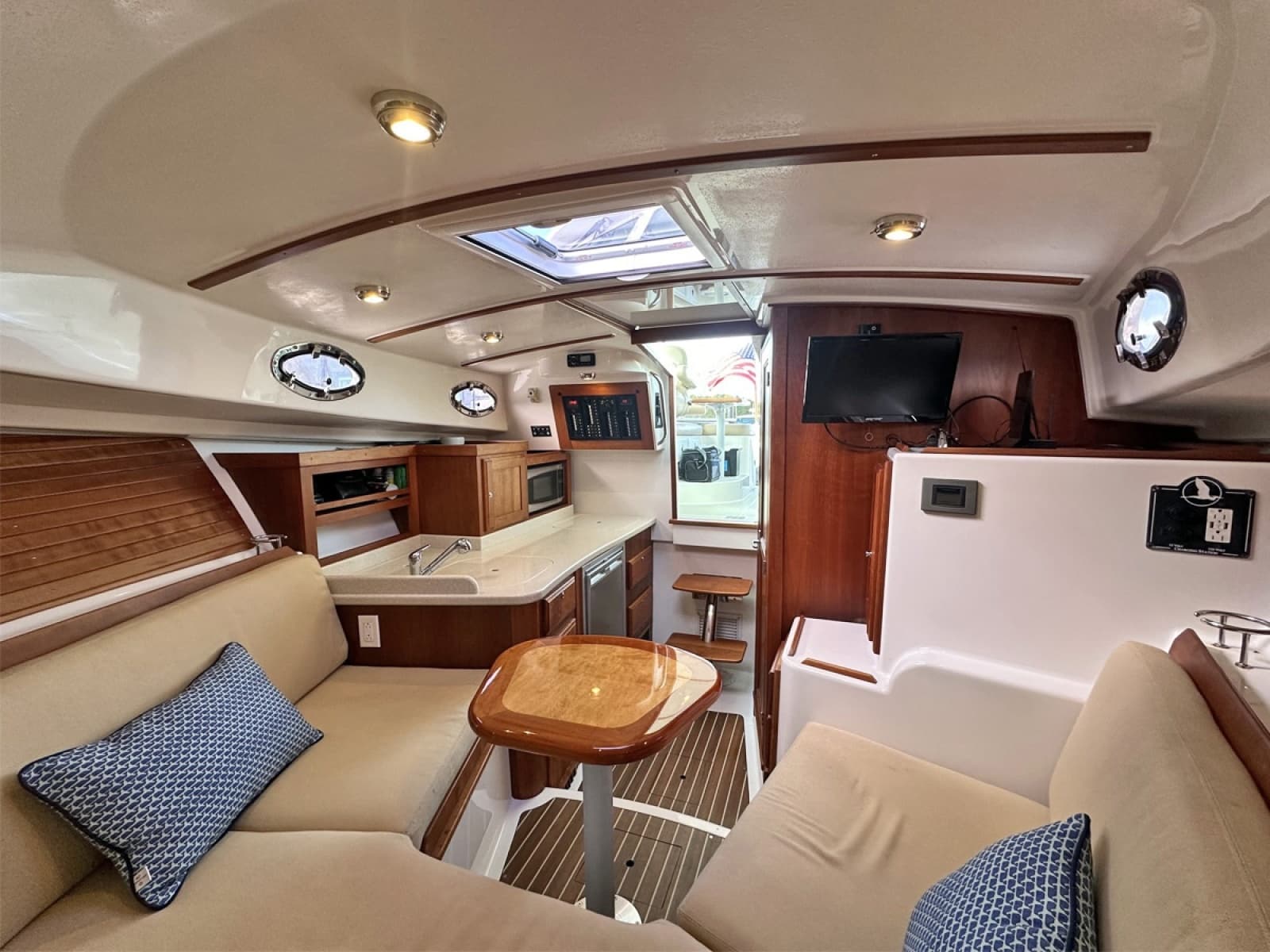 2016 Back Cove 30 - Photo 17