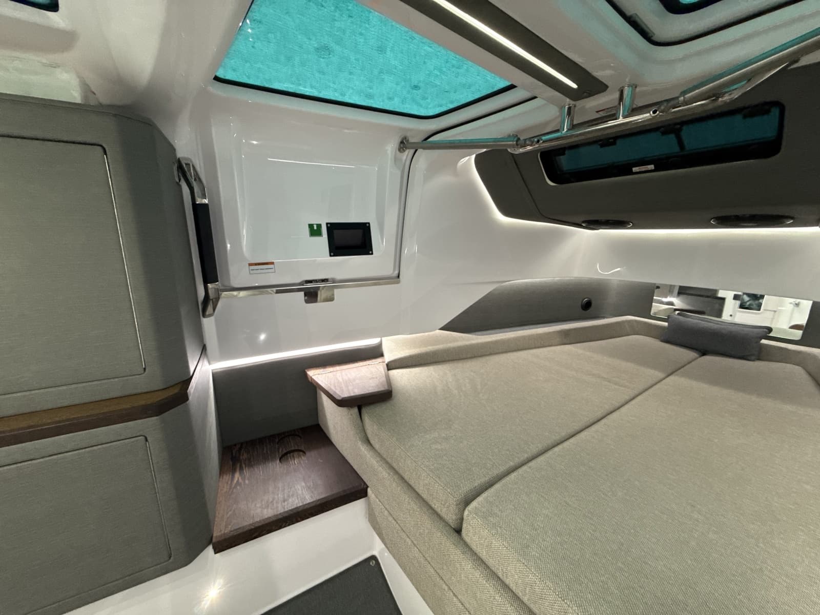 2023 Axopar Brabus 37 XC Cross Cabin - Photo 30