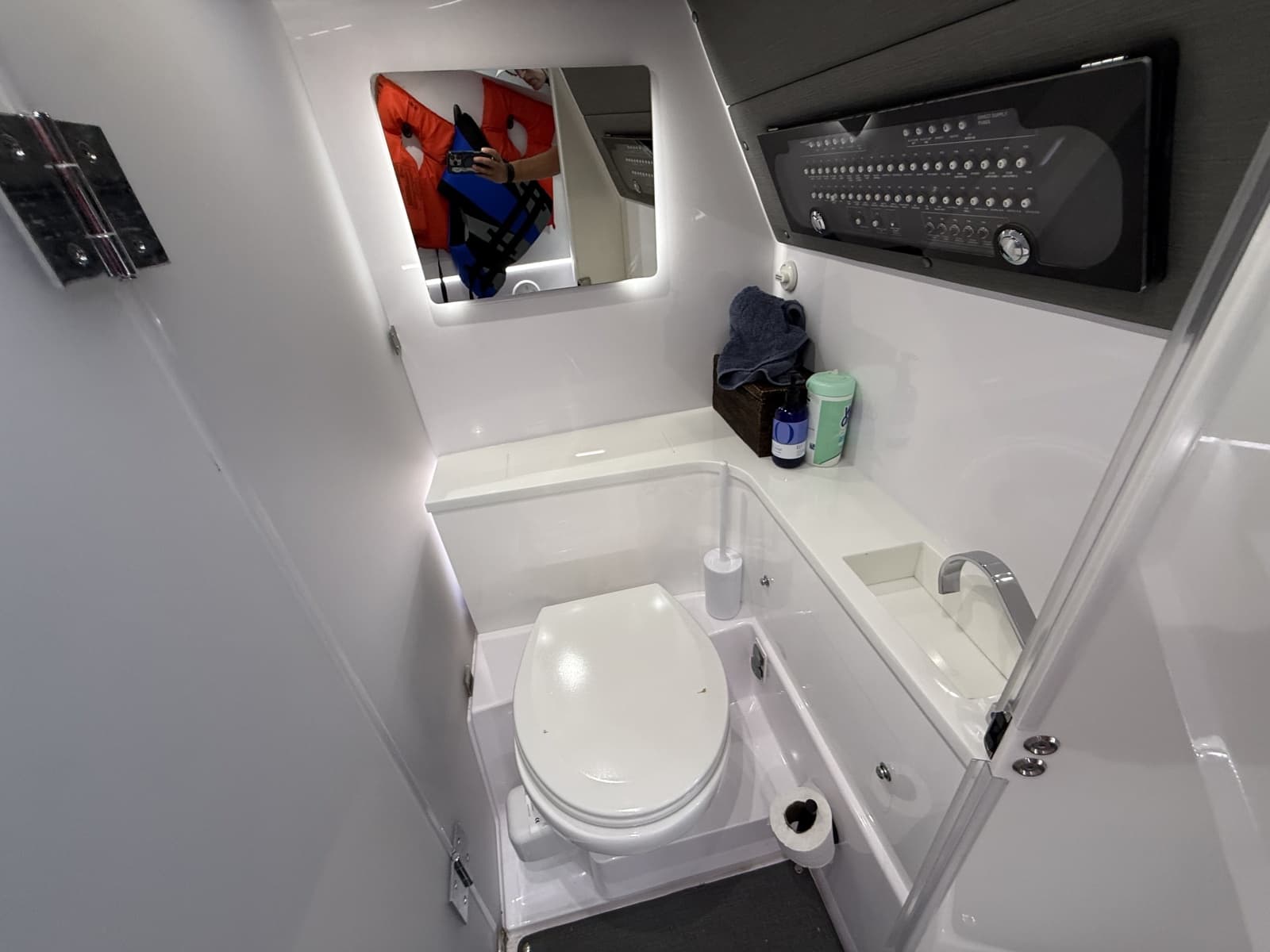 2023 Axopar Brabus 37 XC Cross Cabin - Photo 25