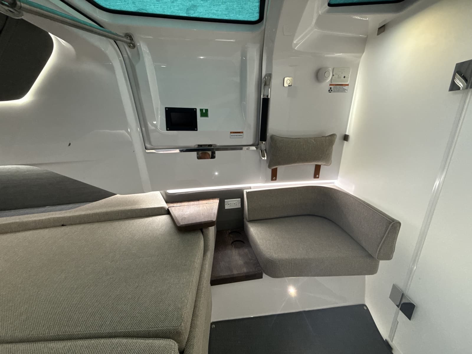 2023 Axopar Brabus 37 XC Cross Cabin - Photo 33