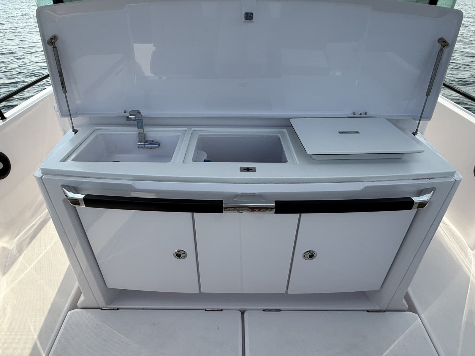 2023 Axopar Brabus 37 XC Cross Cabin - Photo 49