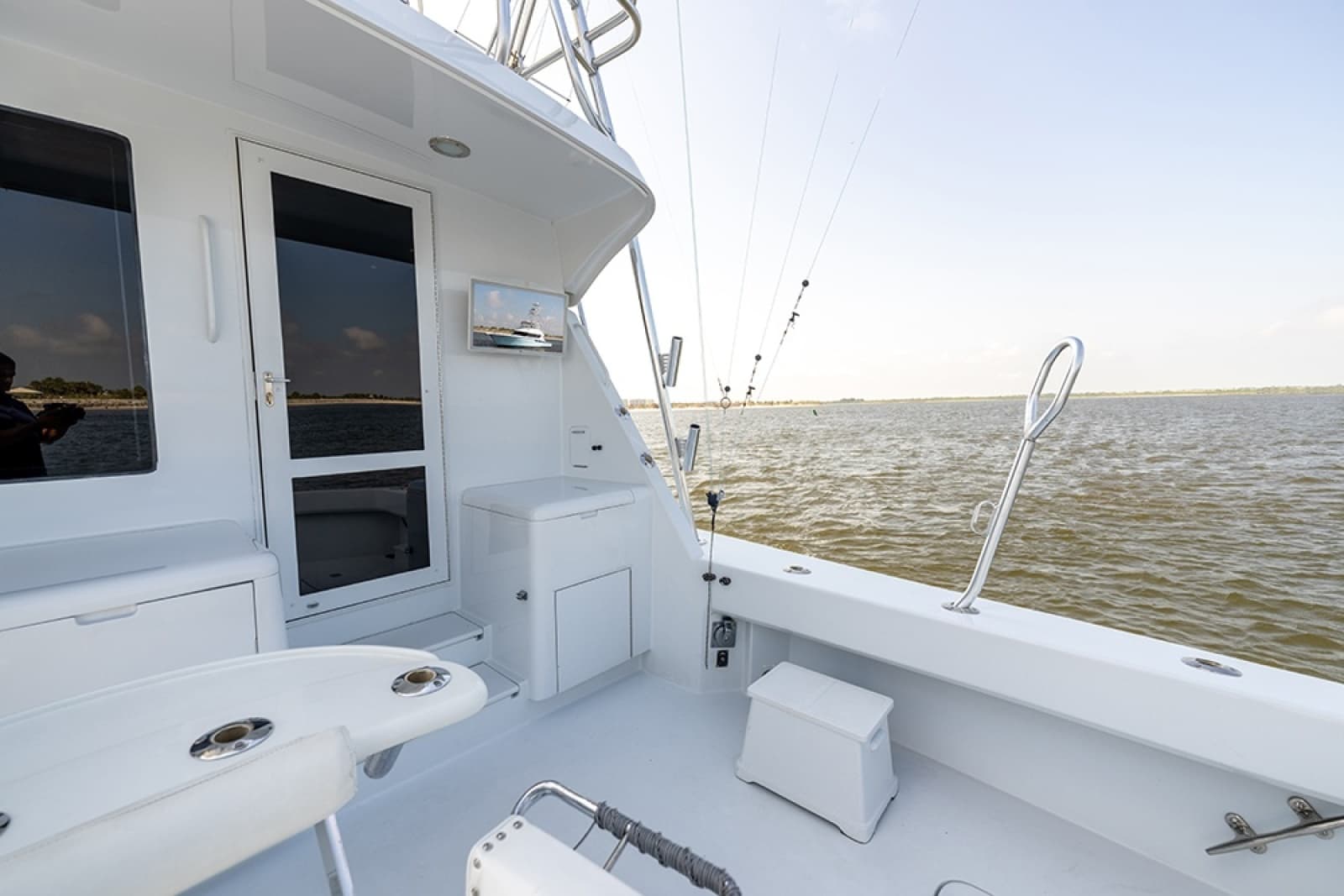 2001 Hatteras 55 Convertible - Photo 15