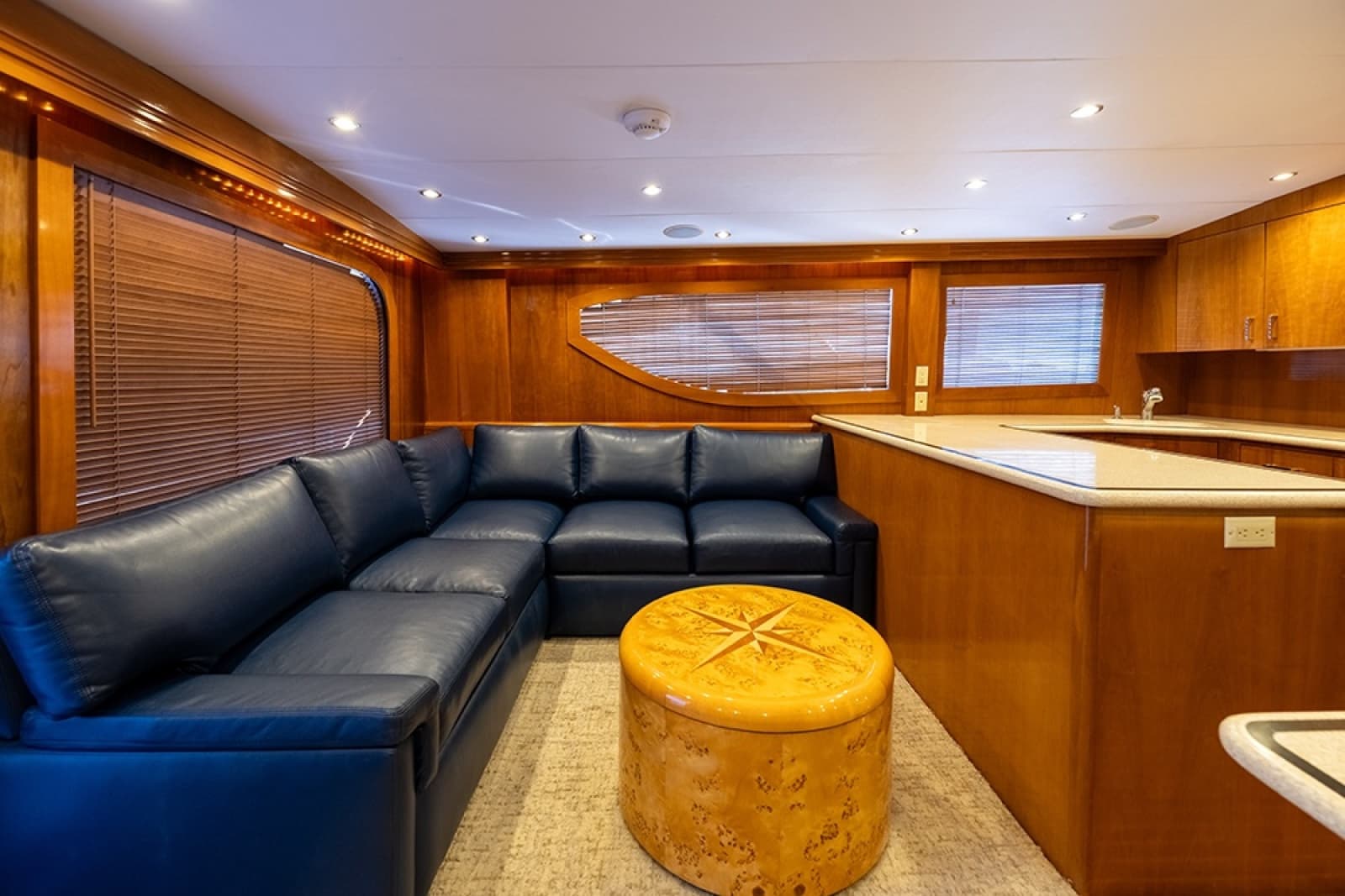 2001 Hatteras 55 Convertible - Photo 24