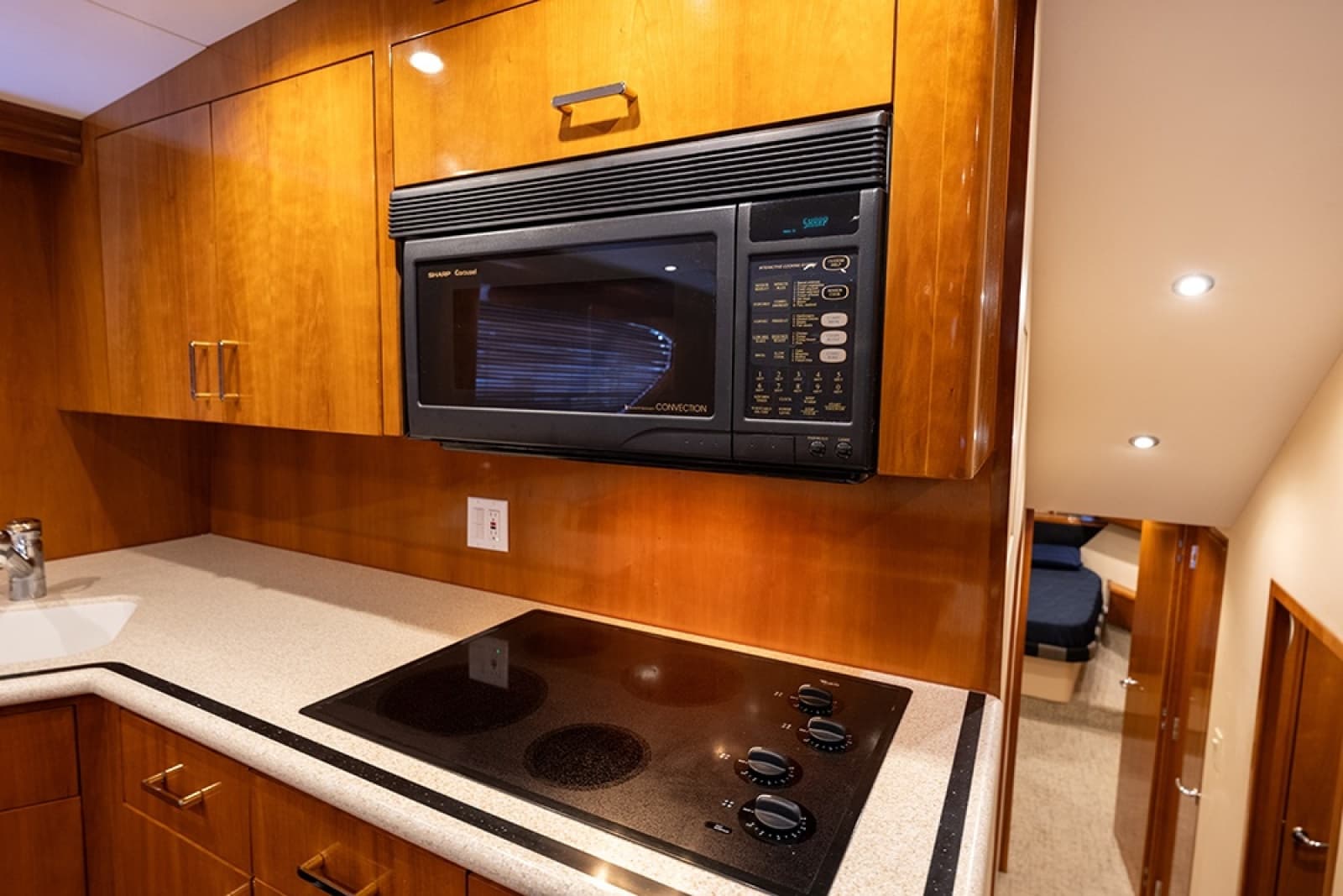 2001 Hatteras 55 Convertible - Photo 28