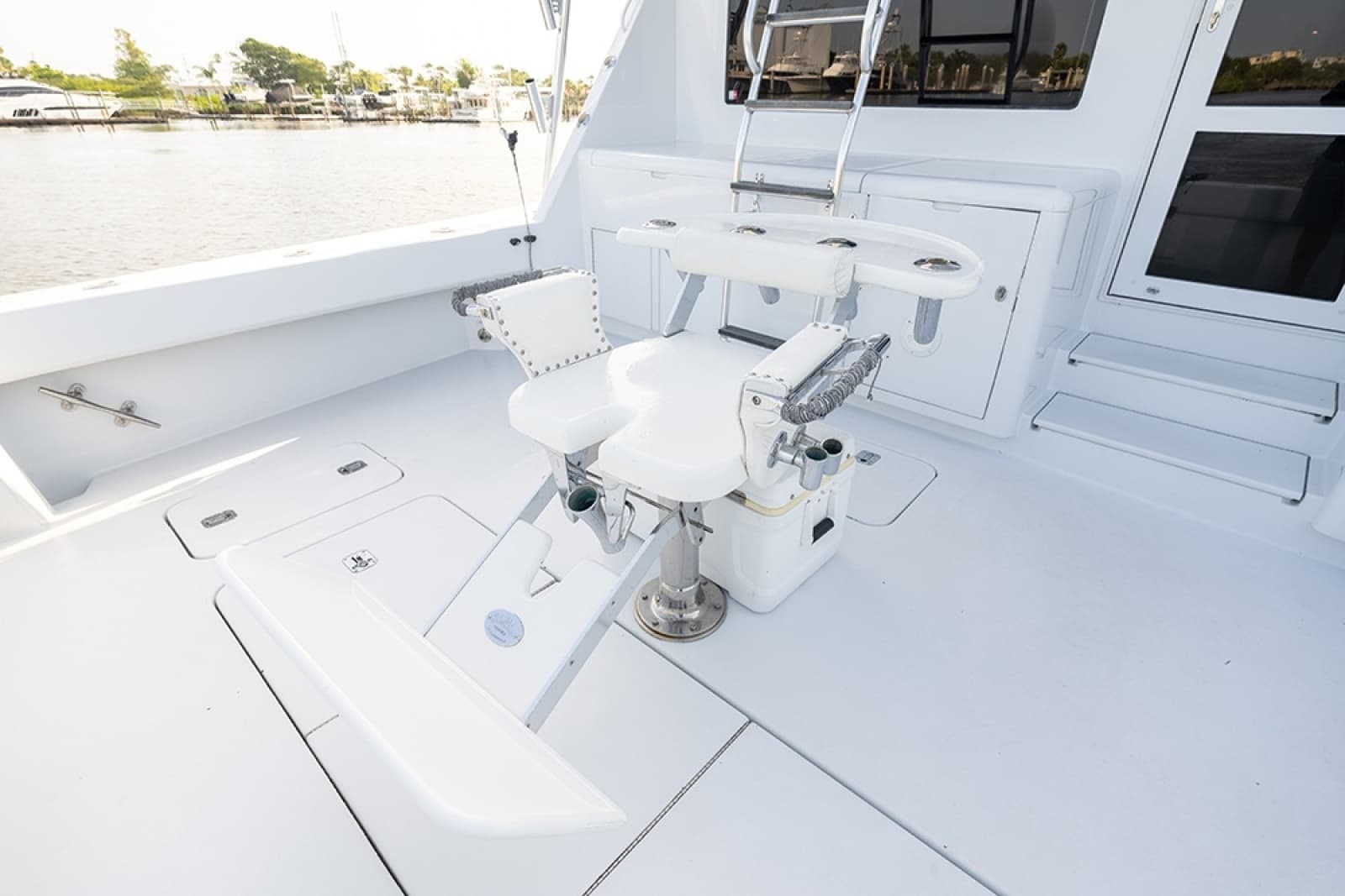 2001 Hatteras 55 Convertible - Photo 13