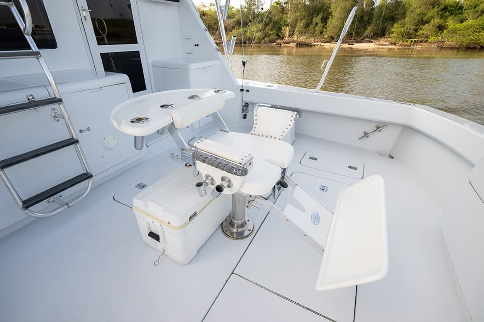 2001 Hatteras 55 Convertible - Photo 14