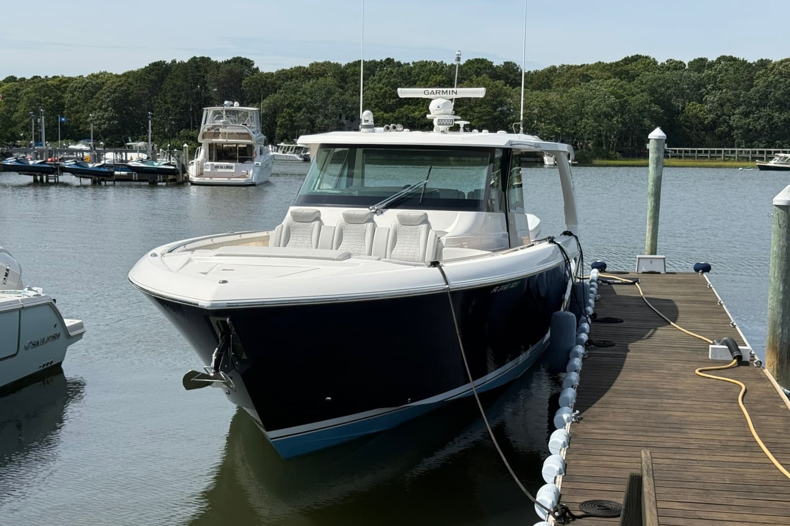 2022 Tiara Yachts 48 LS - Photo 3