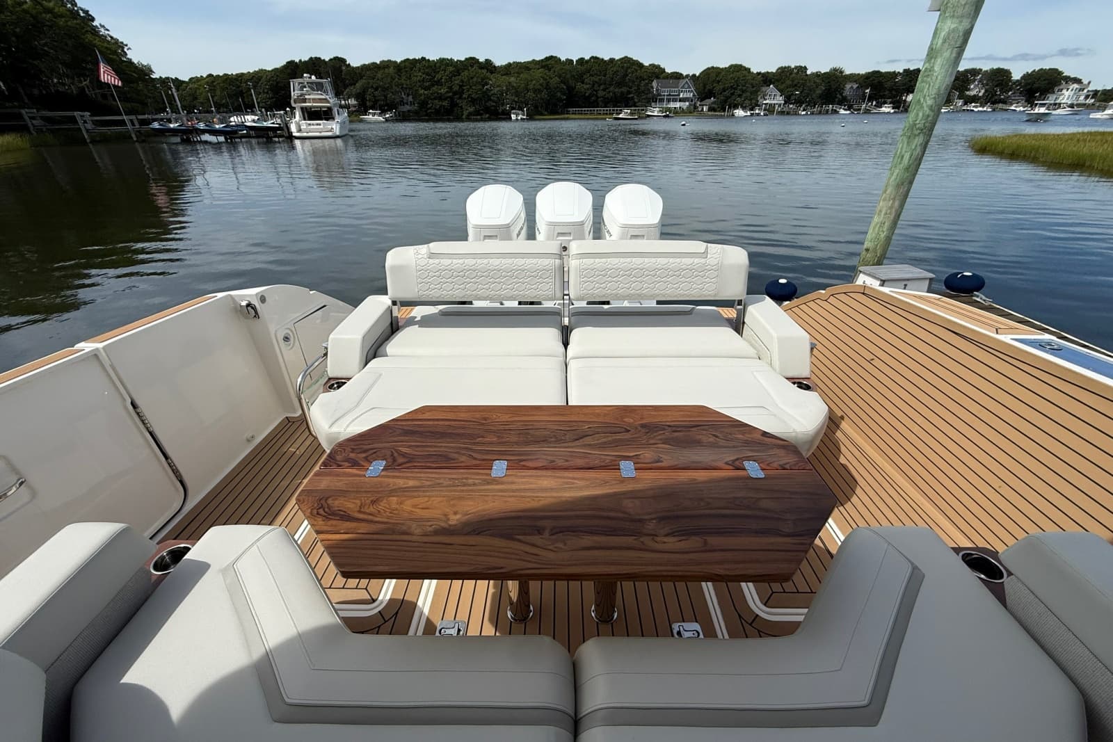 2022 Tiara Yachts 48 LS - Photo 46