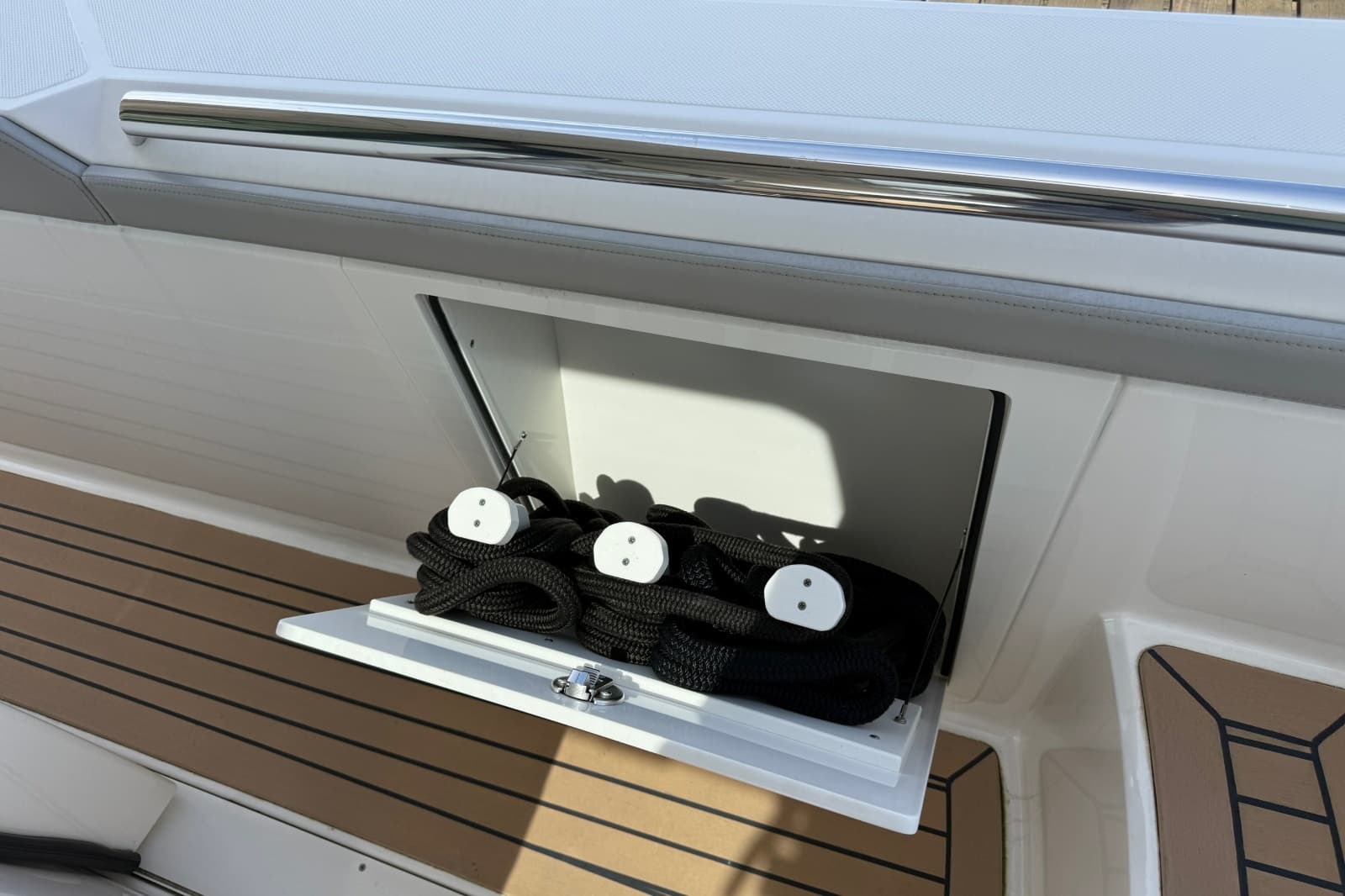 2022 Tiara Yachts 48 LS - Photo 49