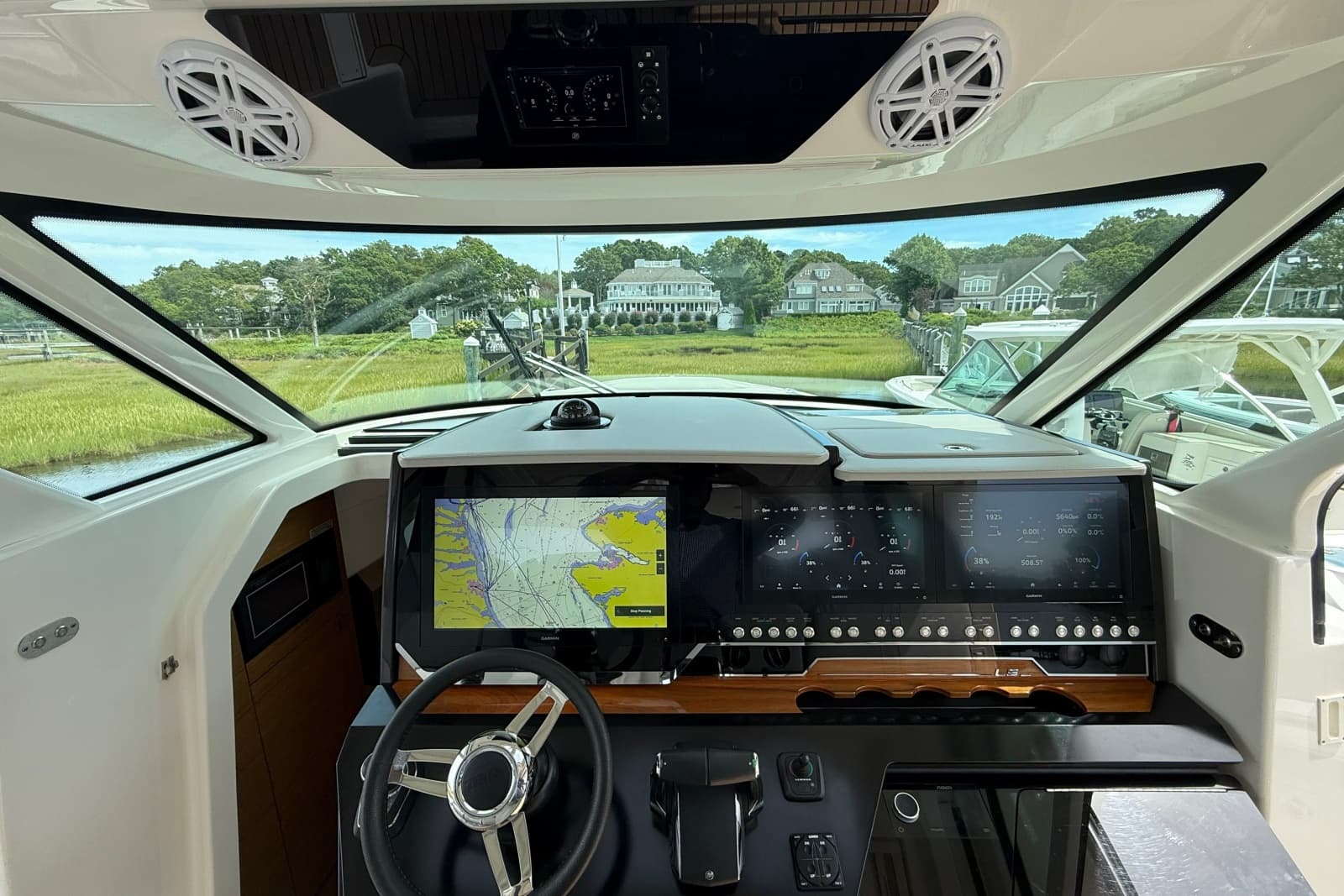 2022 Tiara Yachts 48 LS - Photo 15