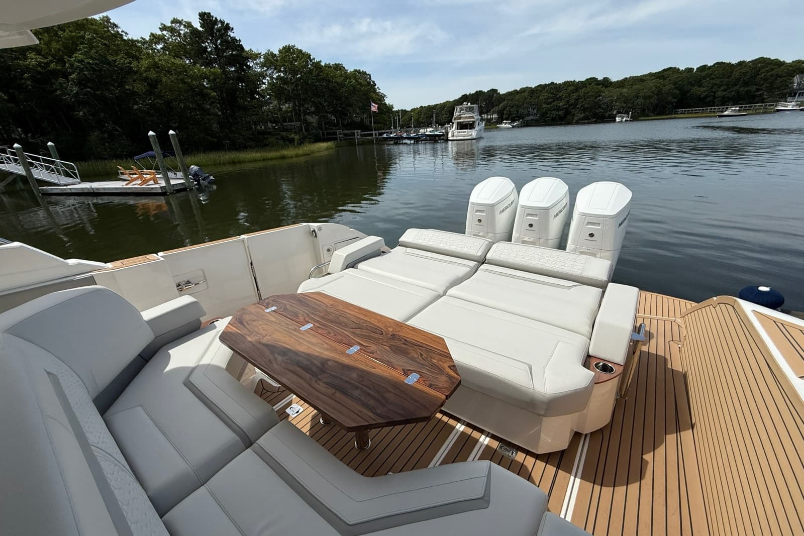 2022 Tiara Yachts 48 LS - Photo 44