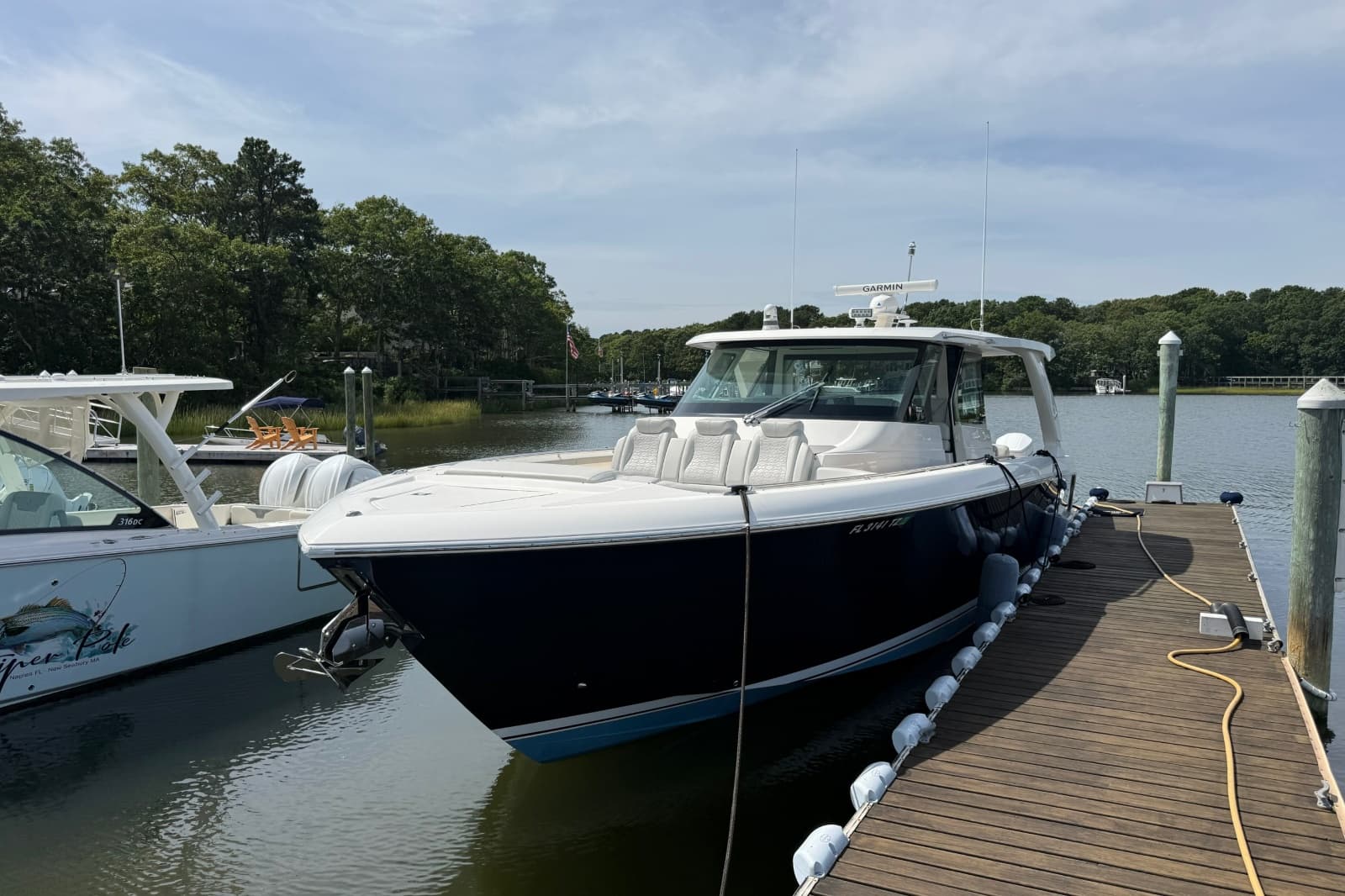 2022 Tiara Yachts 48 LS - Photo 2