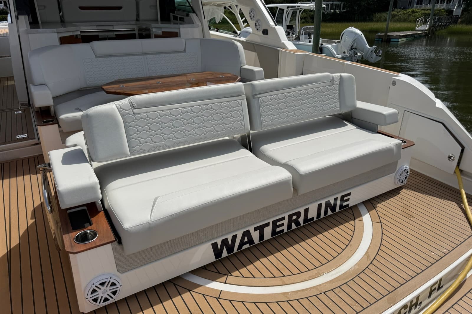 2022 Tiara Yachts 48 LS - Photo 42