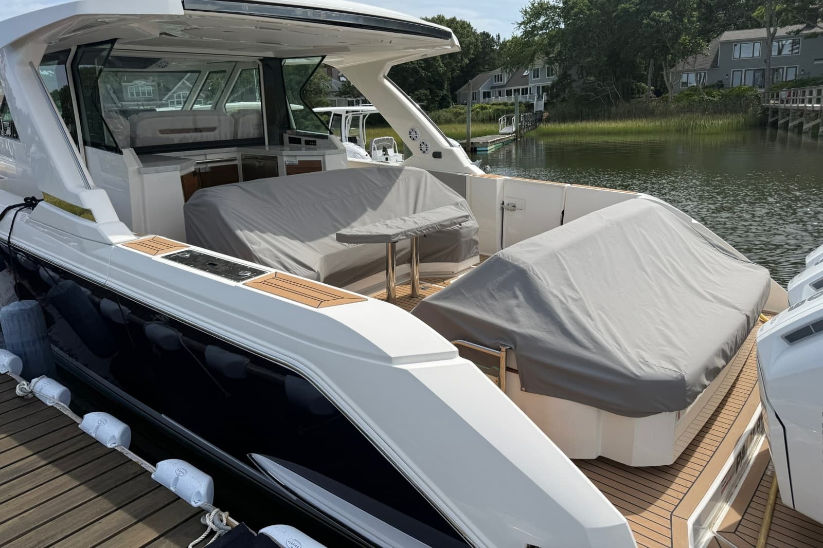 2022 Tiara Yachts 48 LS - Photo 59