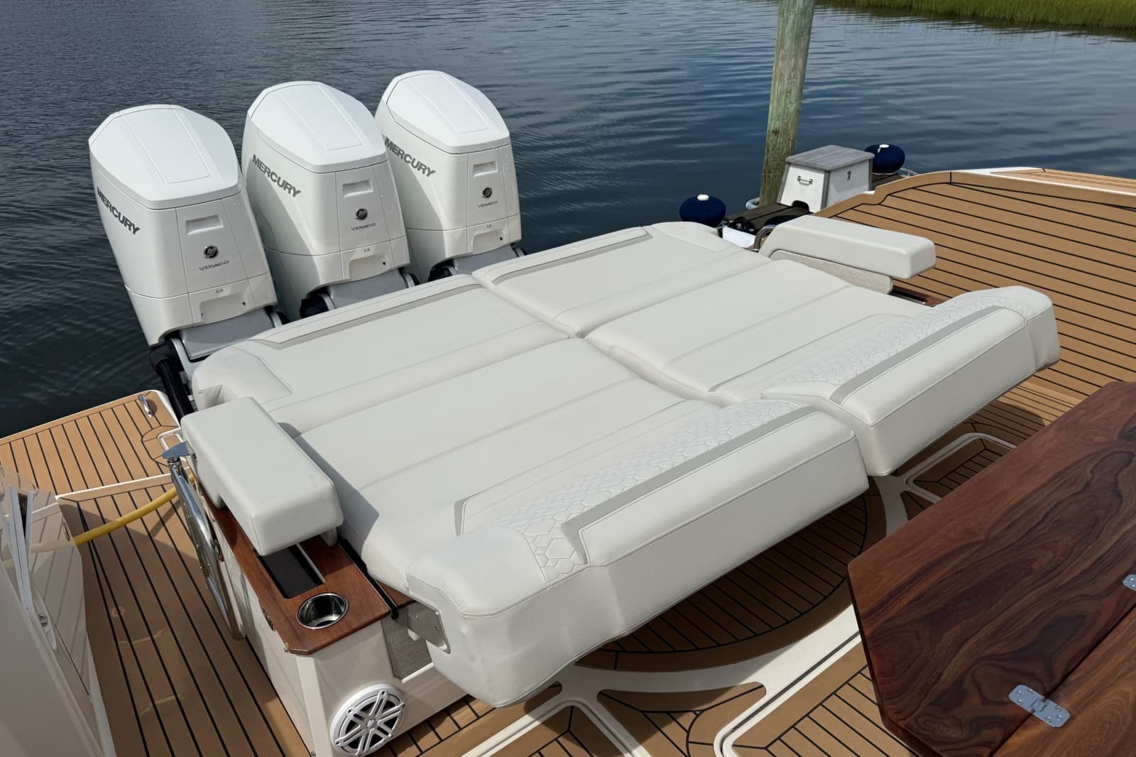 2022 Tiara Yachts 48 LS - Photo 47