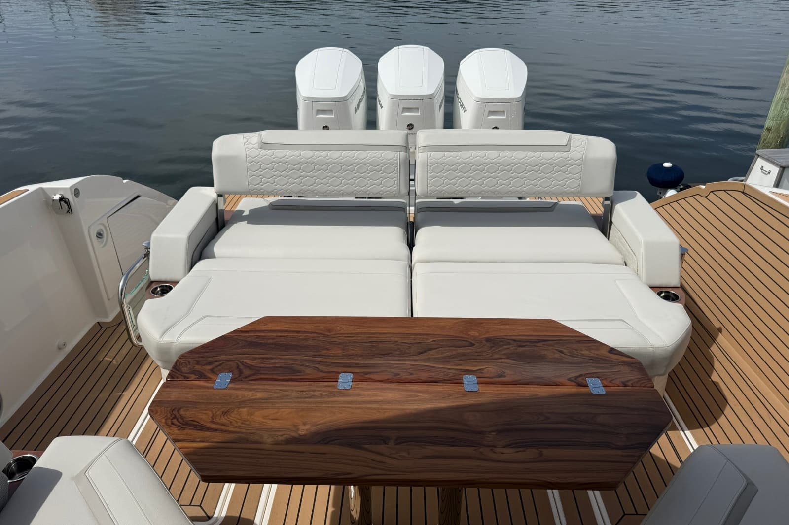 2022 Tiara Yachts 48 LS - Photo 45
