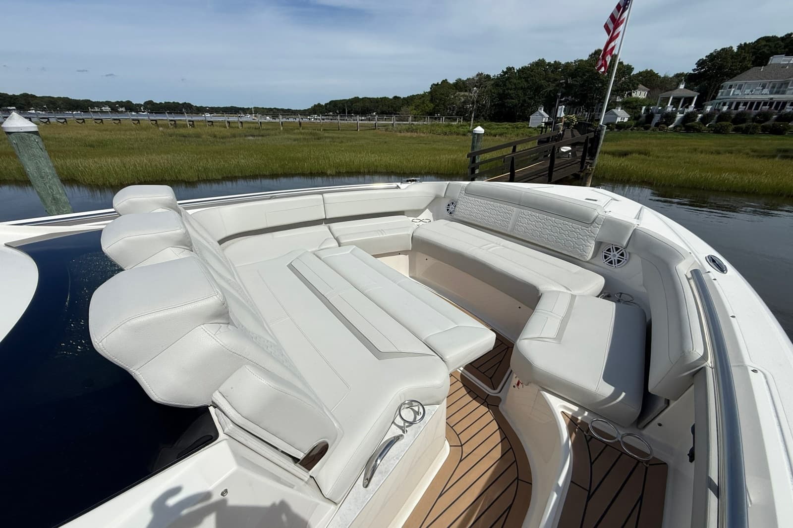 2022 Tiara Yachts 48 LS - Photo 33