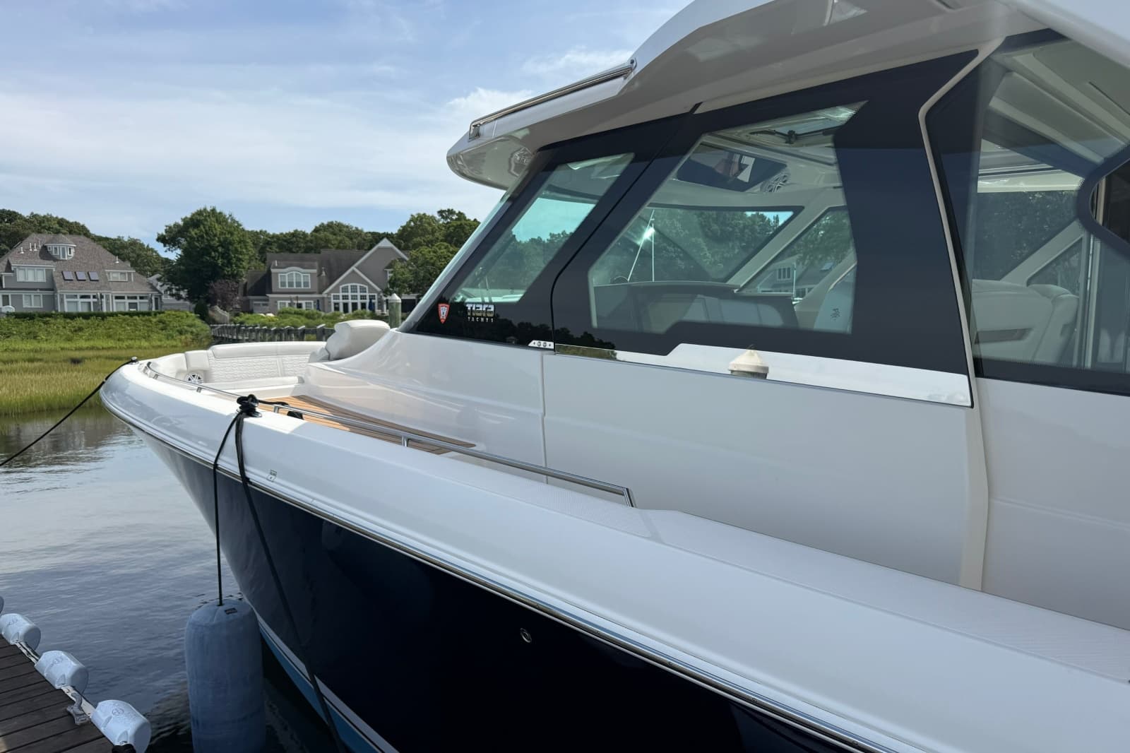 2022 Tiara Yachts 48 LS - Photo 6