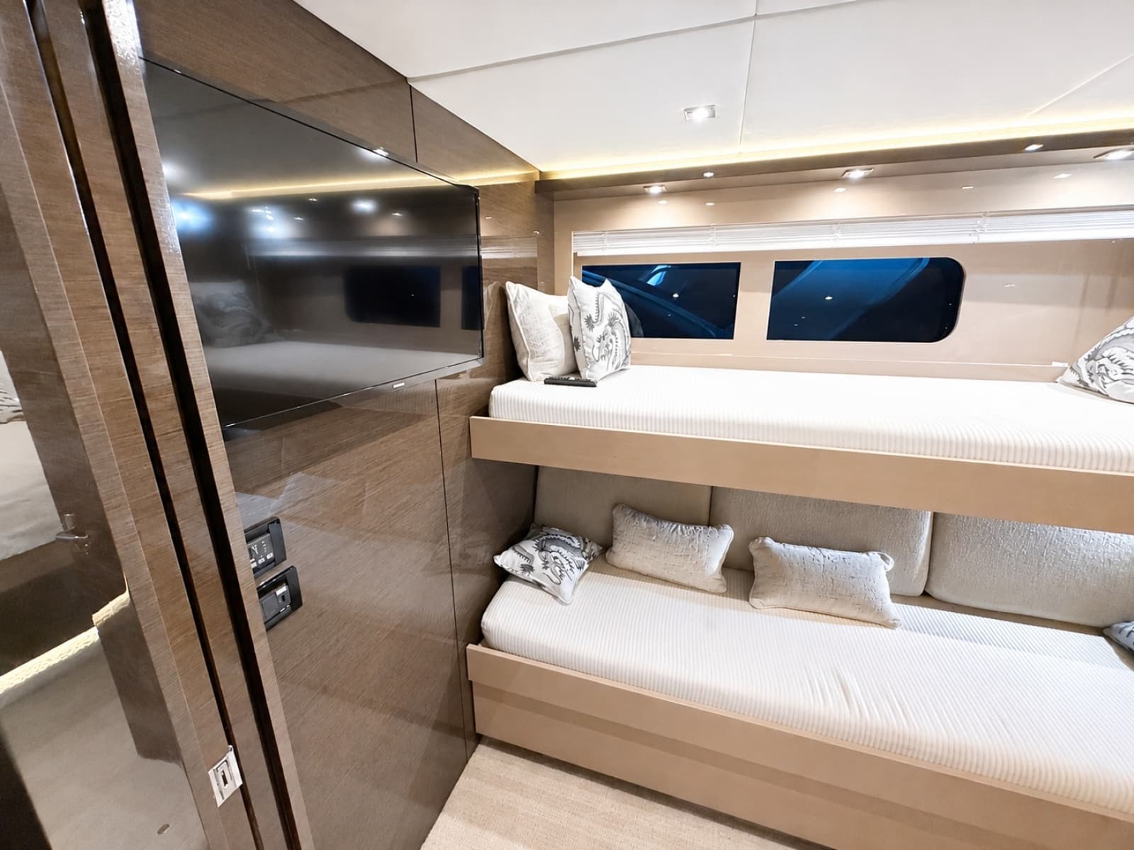 2019 Cruisers 60 FLY - Photo 12