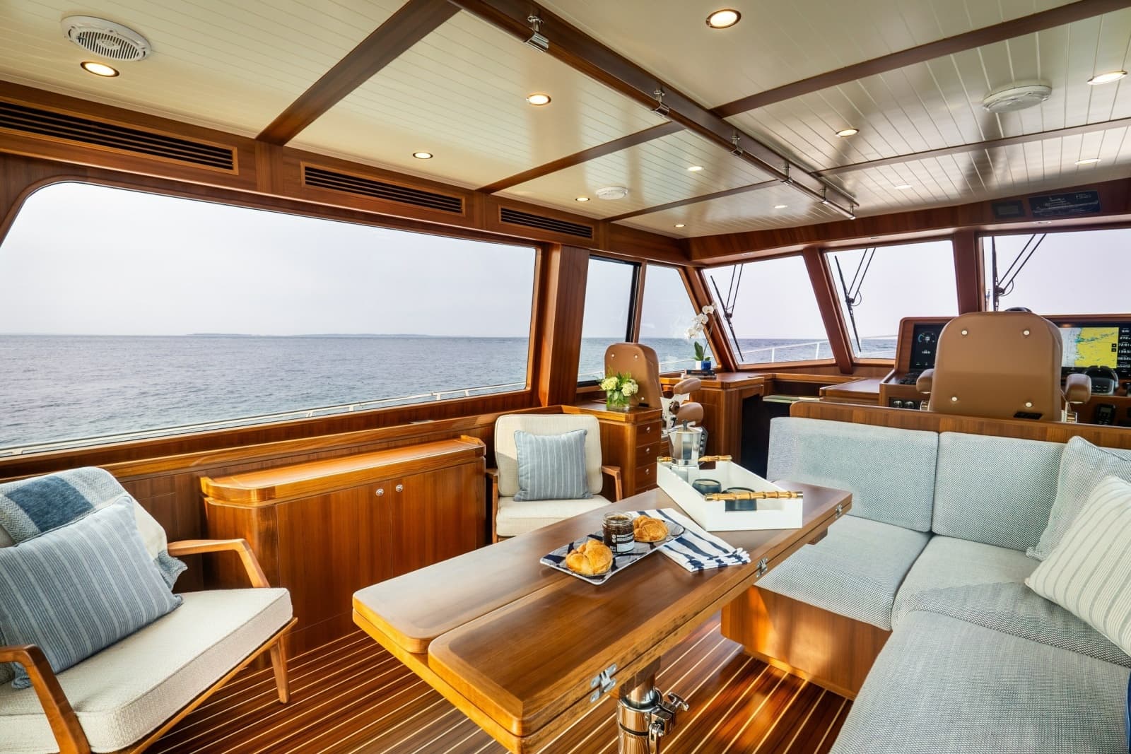 2027 Hunt Yachts 56 Flybridge - Photo 31