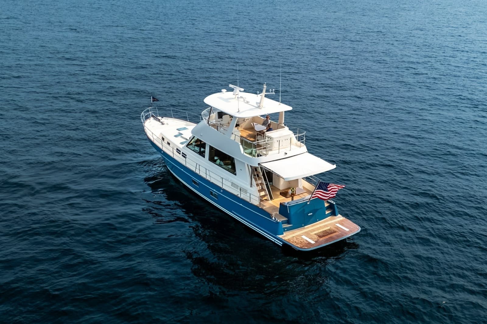 2027 Hunt Yachts 56 Flybridge - Photo 11