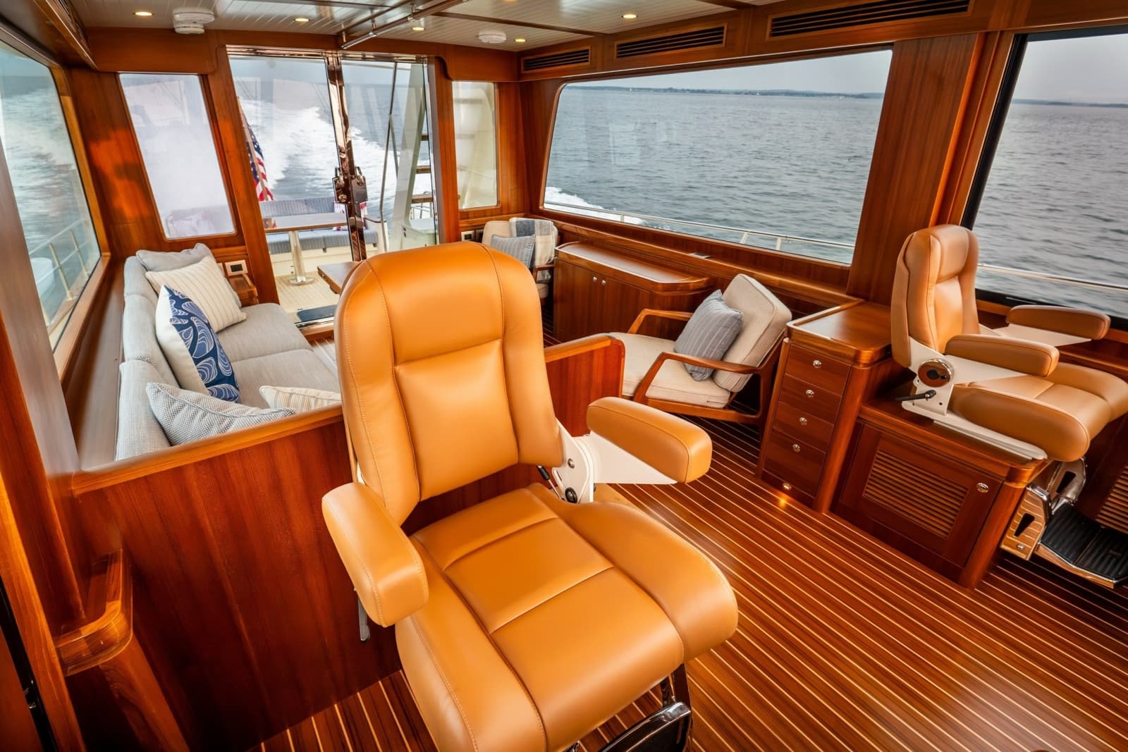 2027 Hunt Yachts 56 Flybridge - Photo 46