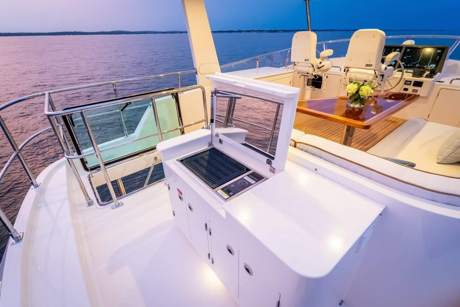 2027 Hunt Yachts 56 Flybridge - Photo 40