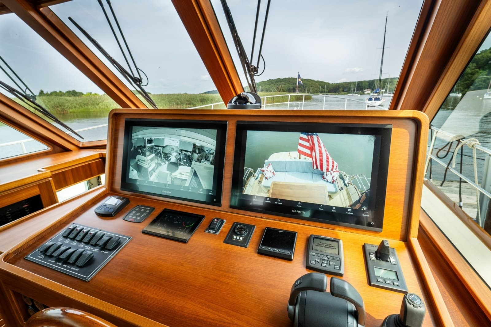 2027 Hunt Yachts 56 Flybridge - Photo 42