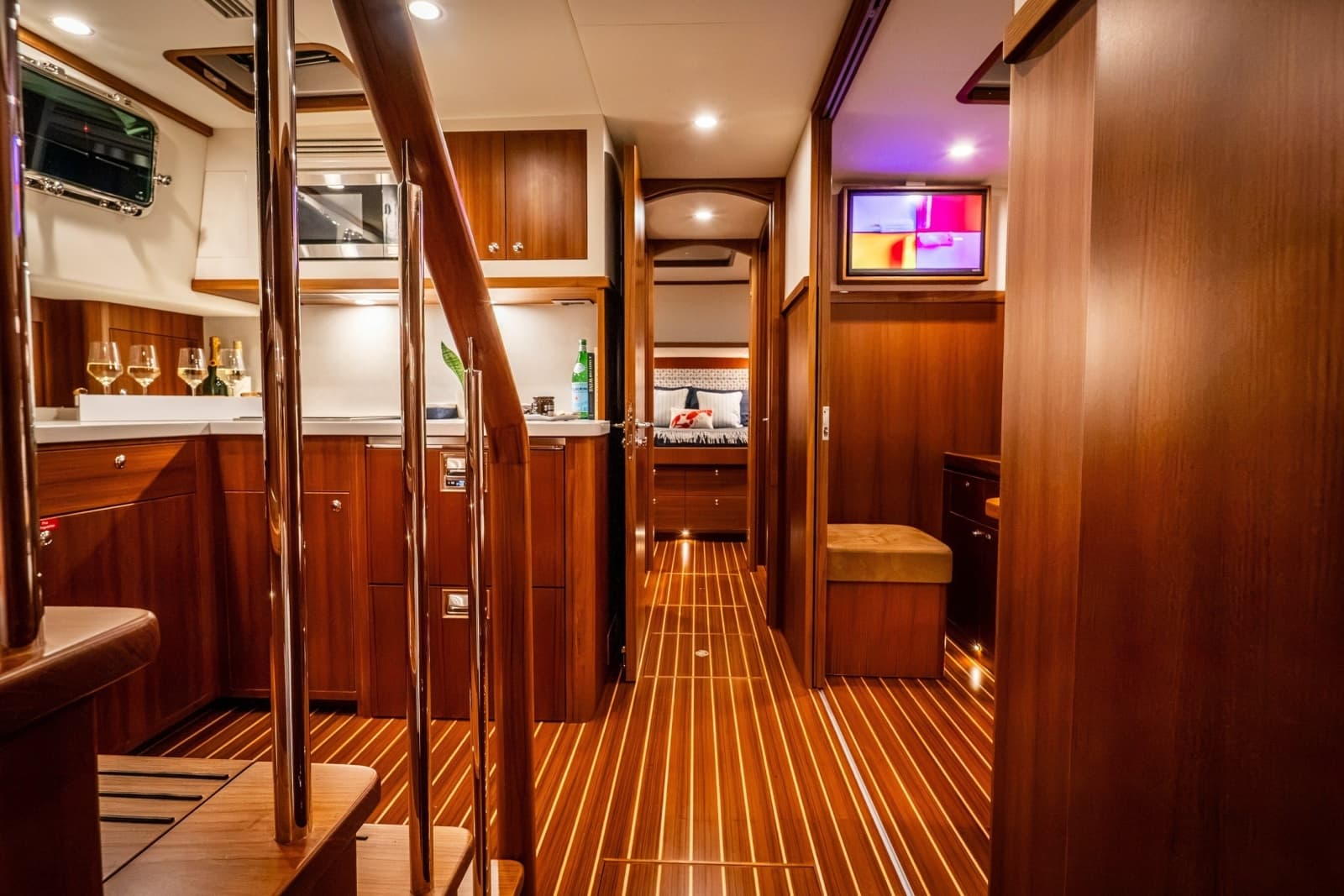 2027 Hunt Yachts 56 Flybridge - Photo 50