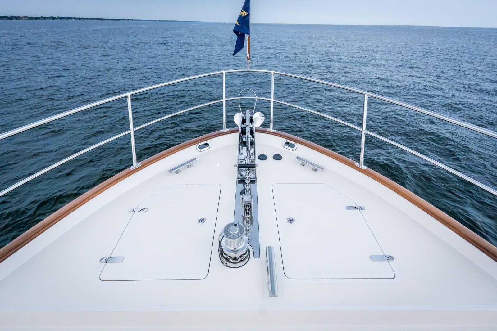 2027 Hunt Yachts 56 Flybridge - Photo 3