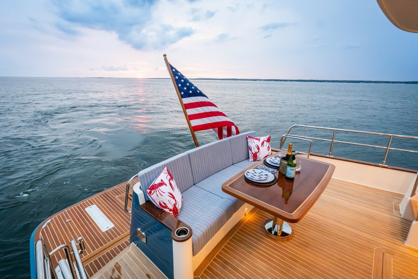 2027 Hunt Yachts 56 Flybridge - Photo 4