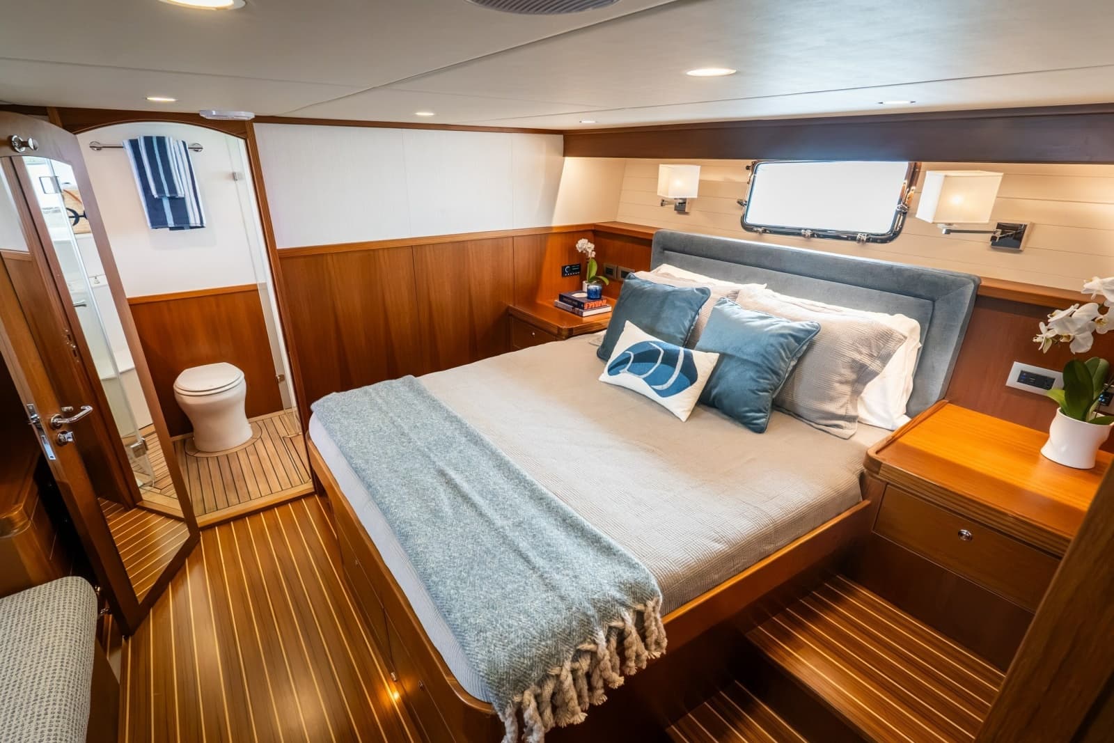 2027 Hunt Yachts 56 Flybridge - Photo 58