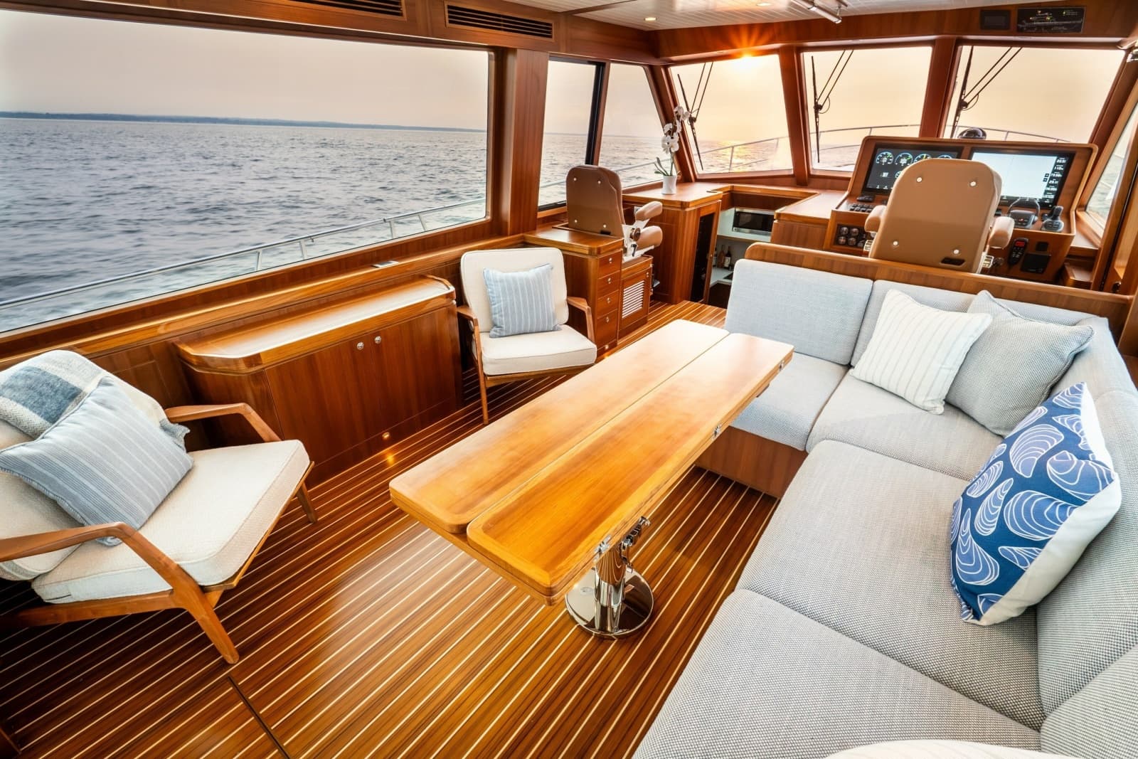 2027 Hunt Yachts 56 Flybridge - Photo 35