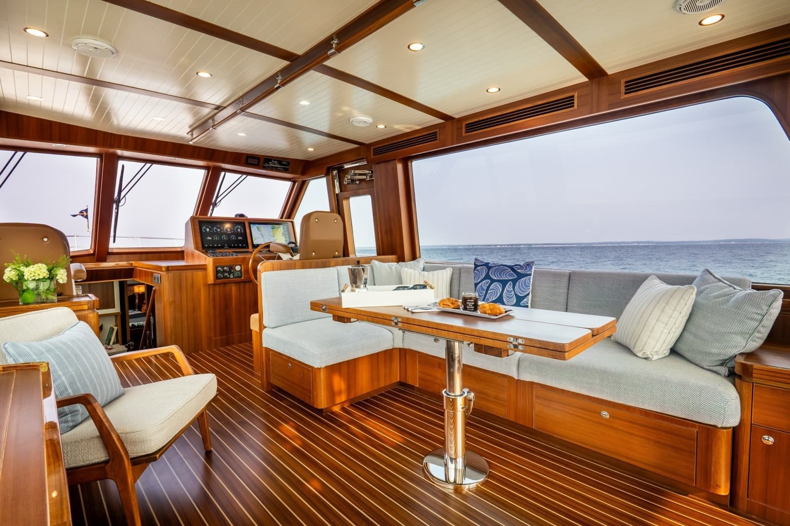 2027 Hunt Yachts 56 Flybridge - Photo 30