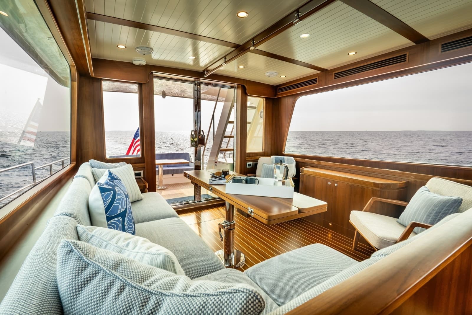 2027 Hunt Yachts 56 Flybridge - Photo 32