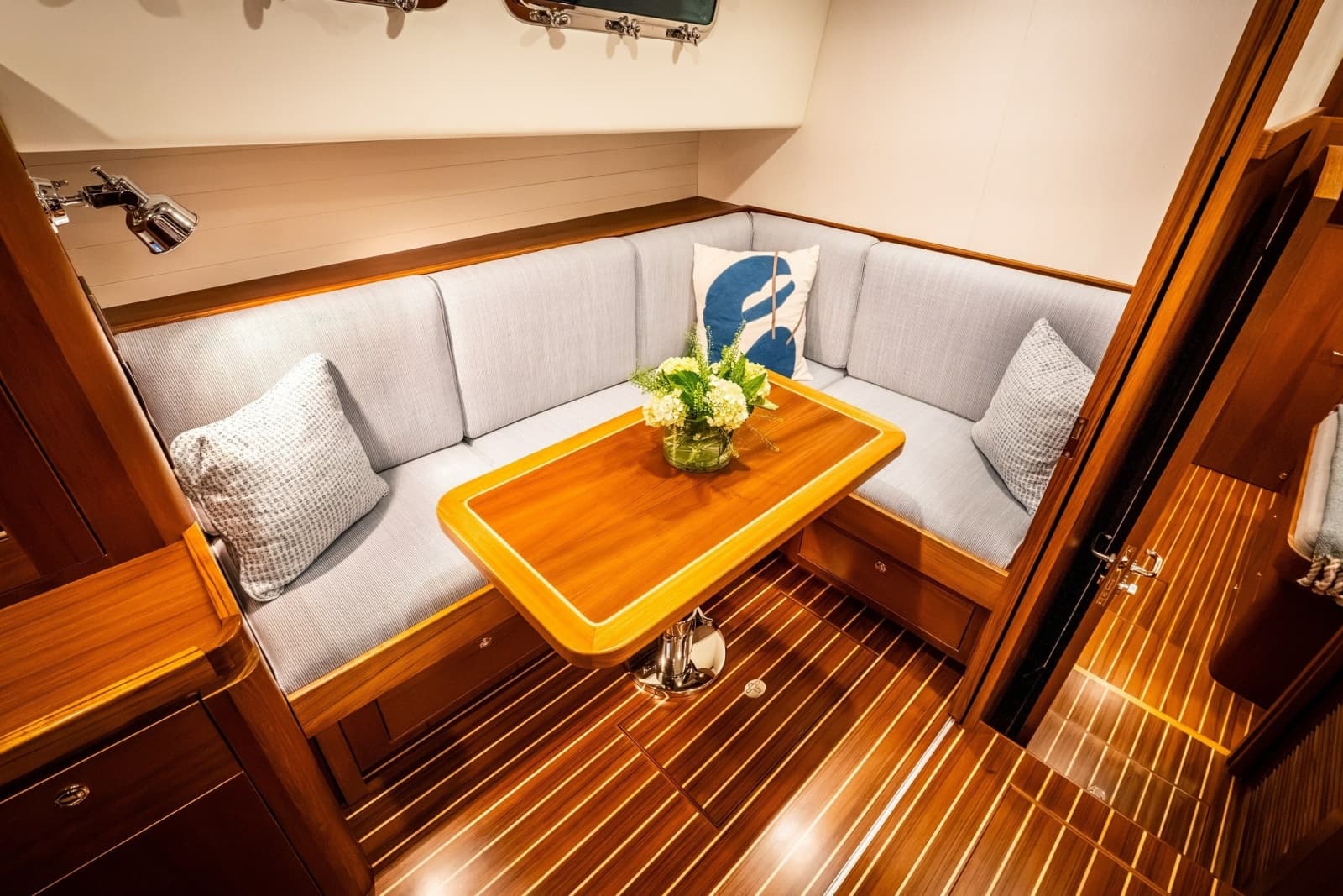 2027 Hunt Yachts 56 Flybridge - Photo 52