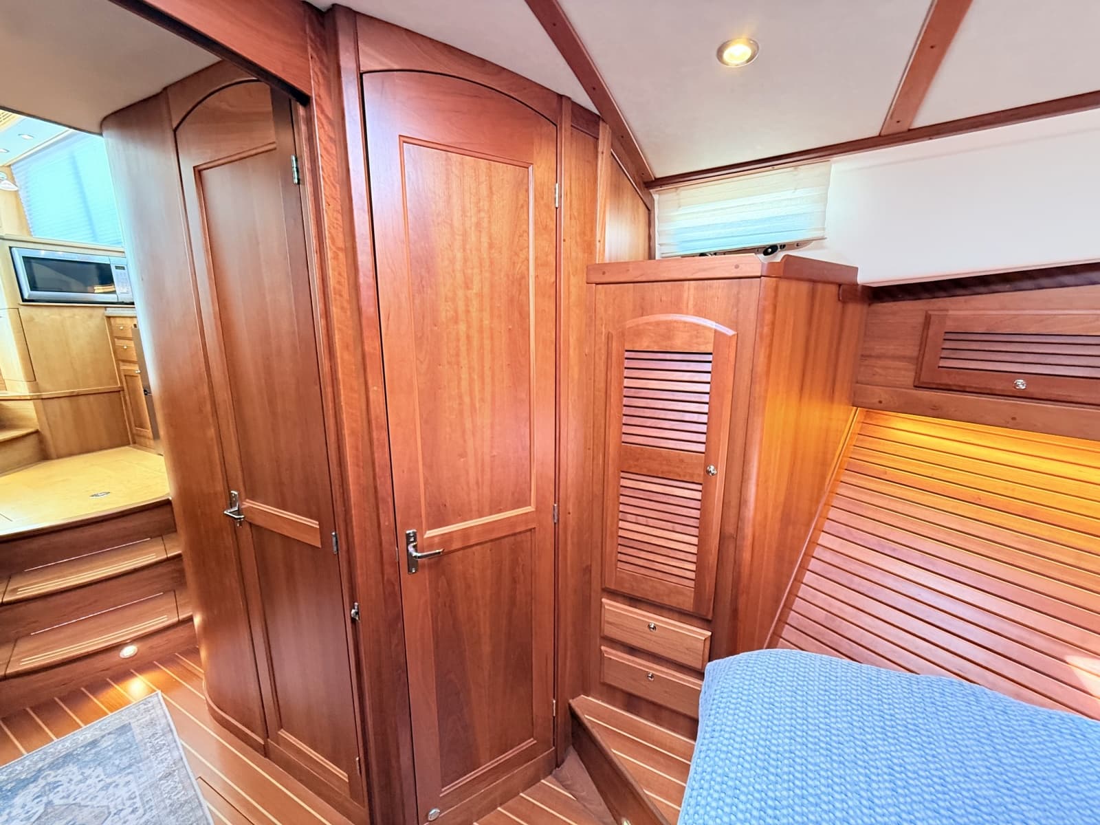 2012 Sabre 42 Salon Express - Photo 40