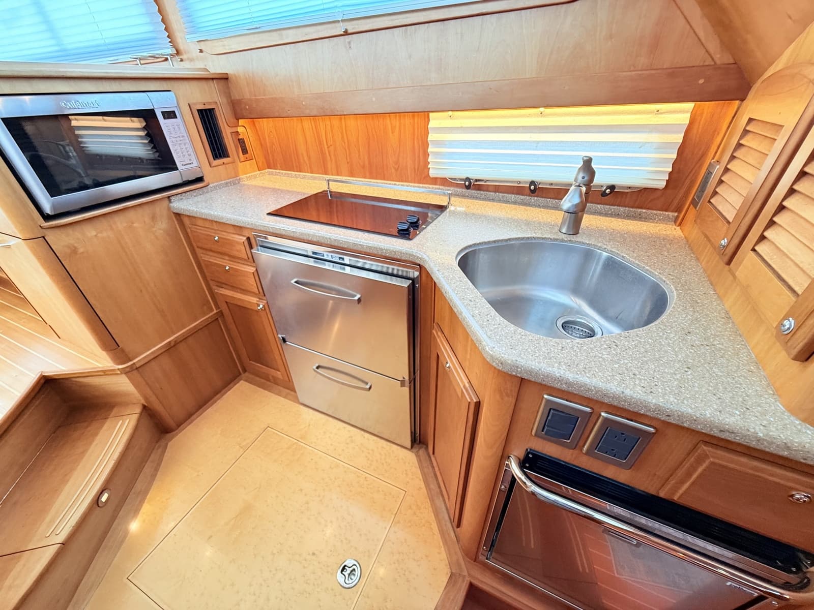 2012 Sabre 42 Salon Express - Photo 34