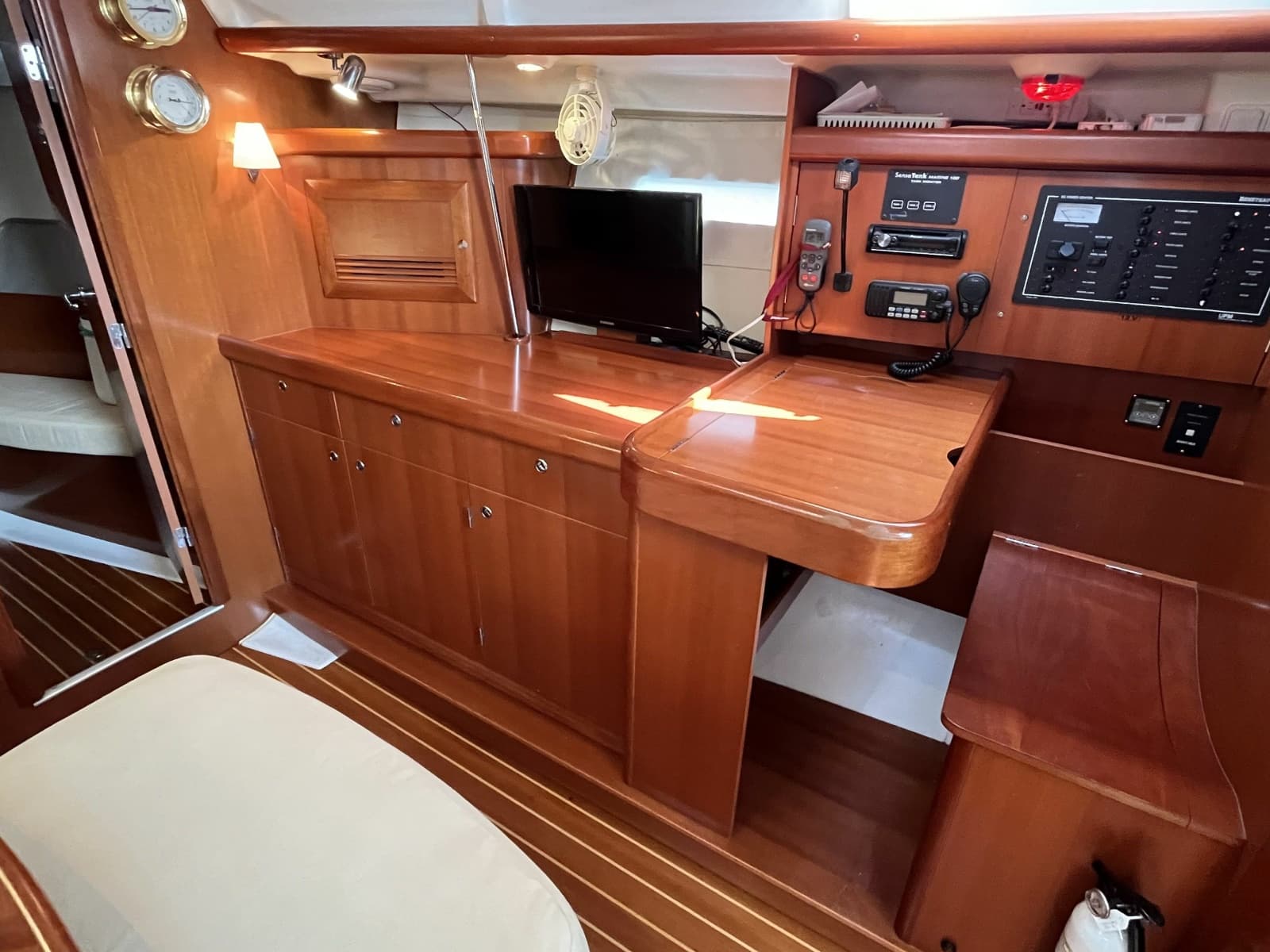 2006 Beneteau Oceanis 393 - Photo 14