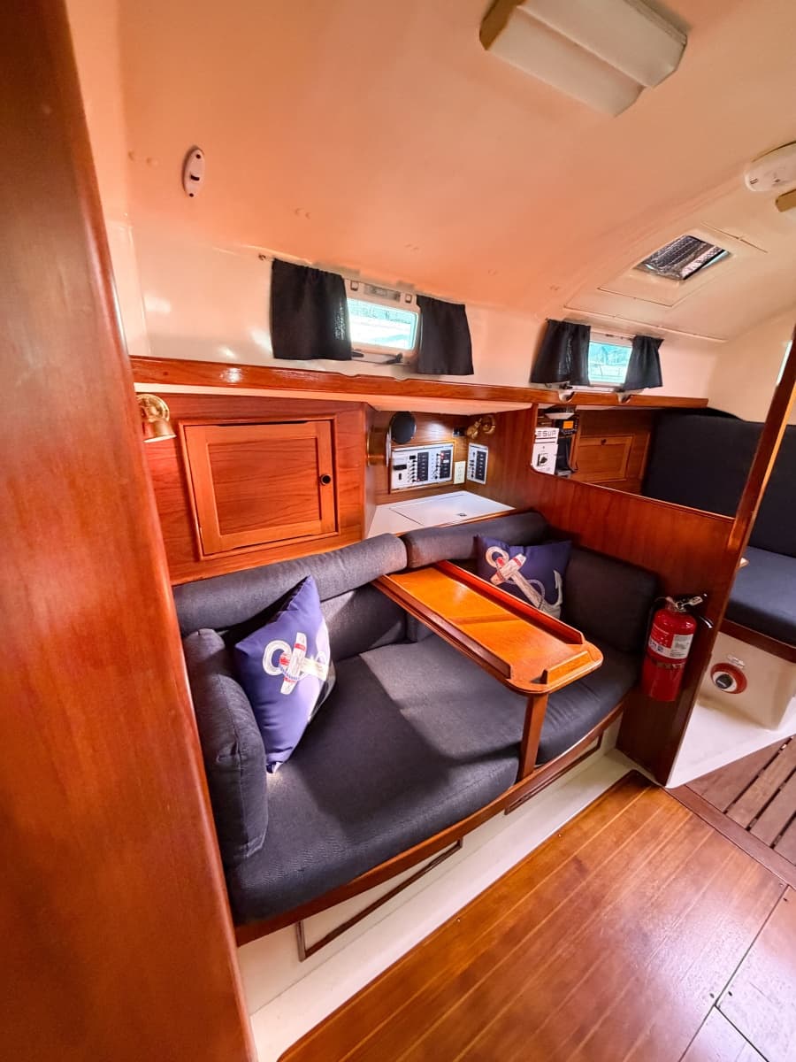 1989 Nonsuch 33 - Photo 22