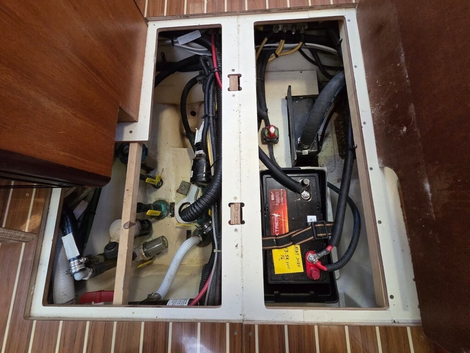 2007 Hunter 44 Deck Salon - Photo 17