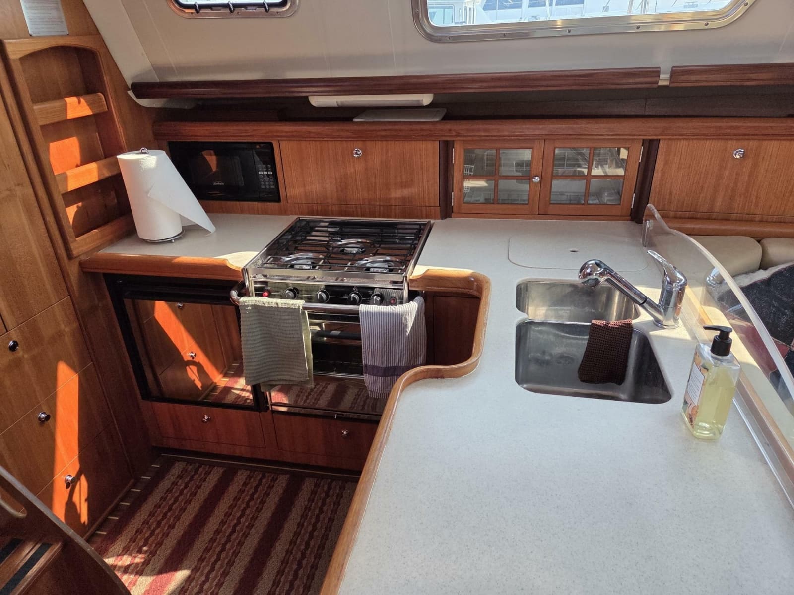 2007 Hunter 44 Deck Salon - Photo 9