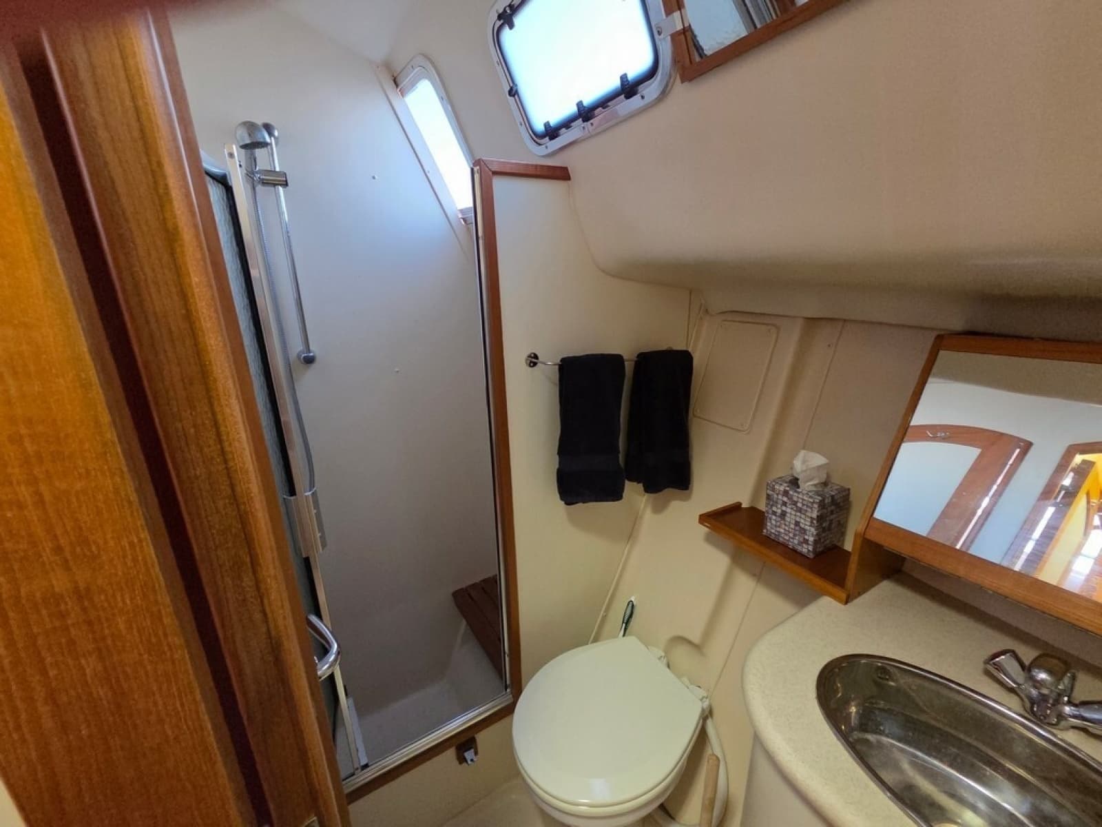 2007 Hunter 44 Deck Salon - Photo 8