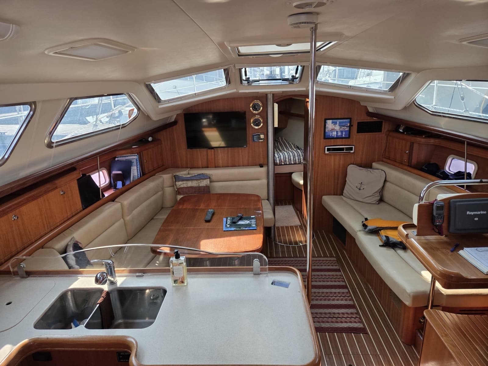 2007 Hunter 44 Deck Salon - Photo 2