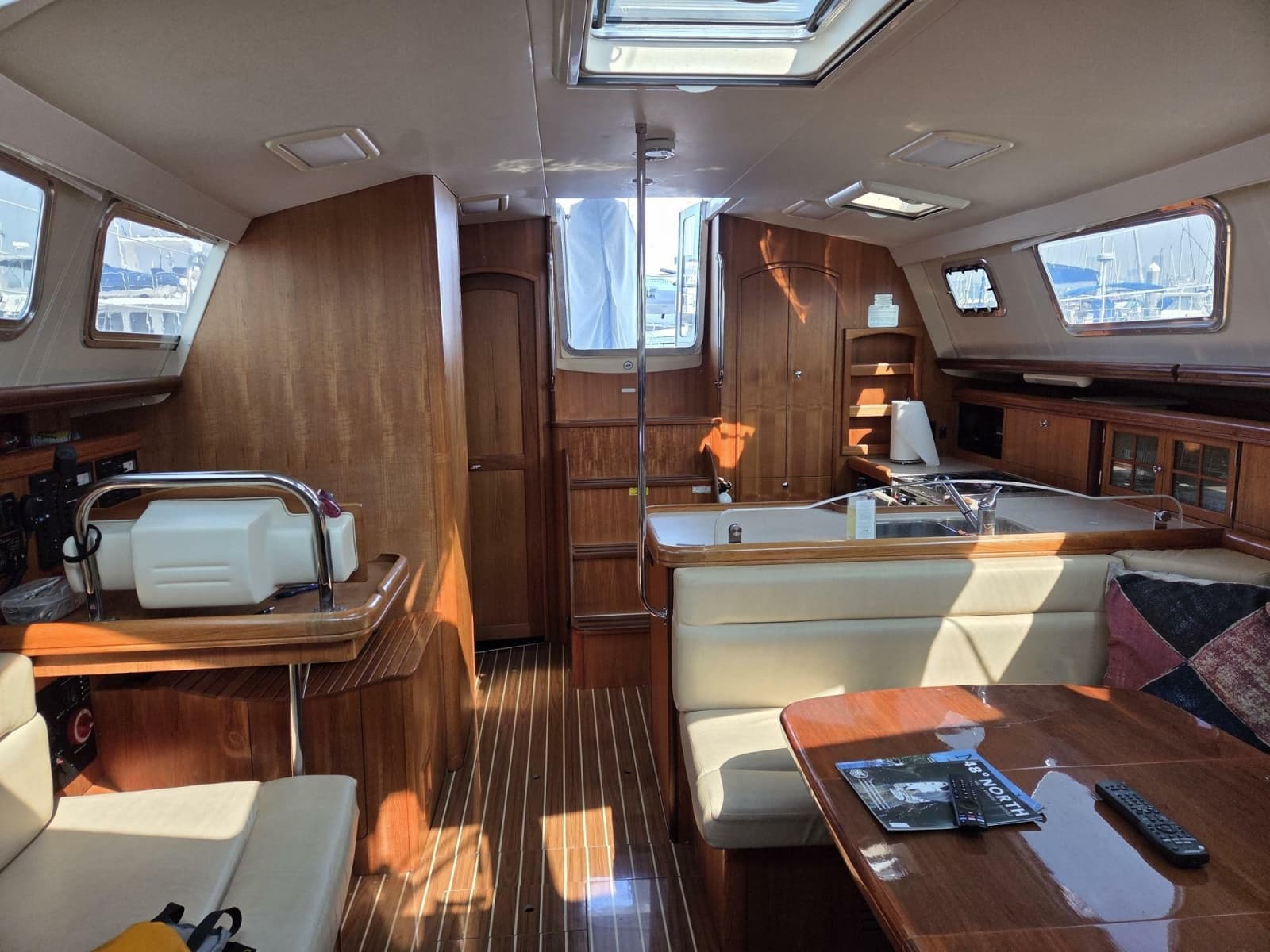 2007 Hunter 44 Deck Salon - Photo 3