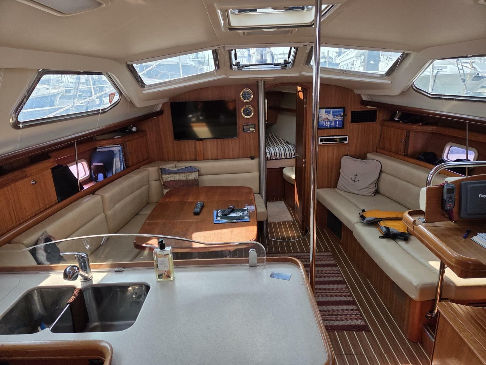 2007 Hunter 44 Deck Salon - Photo 32