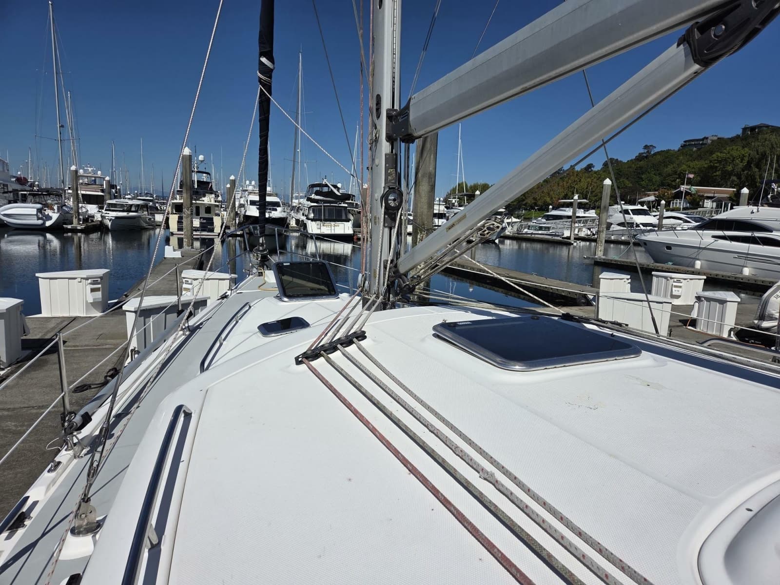 2007 Hunter 44 Deck Salon - Photo 25