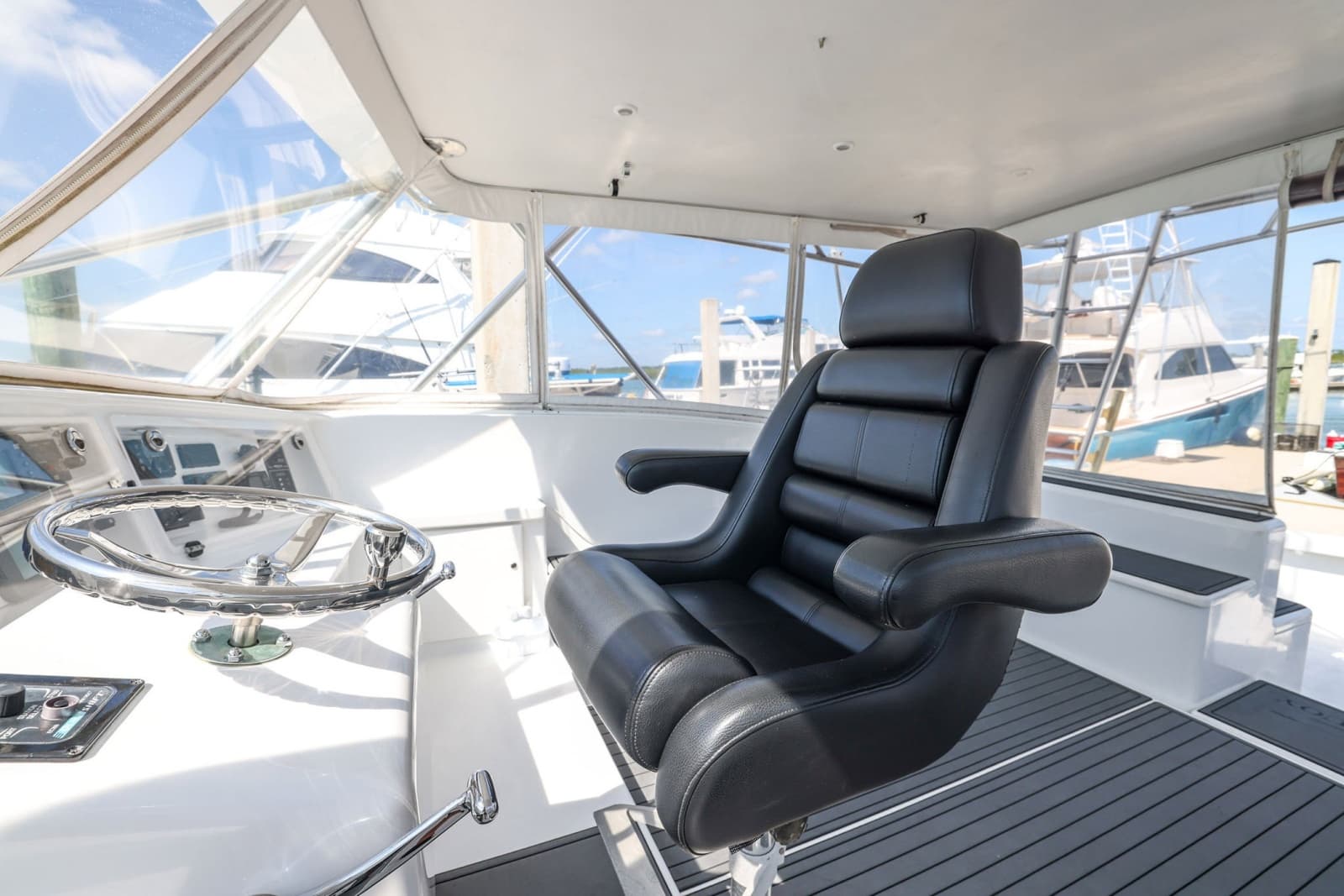 2005 Custom Carolina Express Sportfish - Photo 11