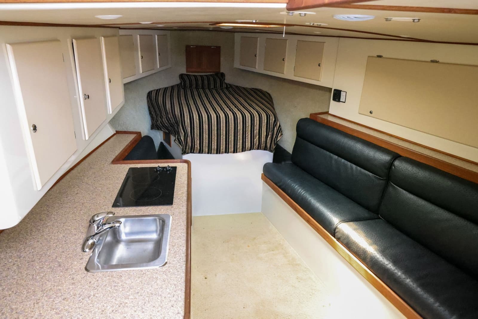 2005 Custom Carolina Express Sportfish - Photo 31